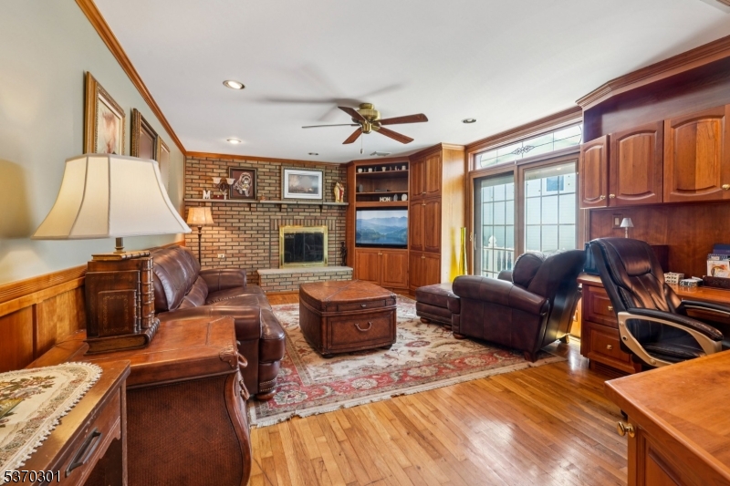 17 Mayhew Dr
