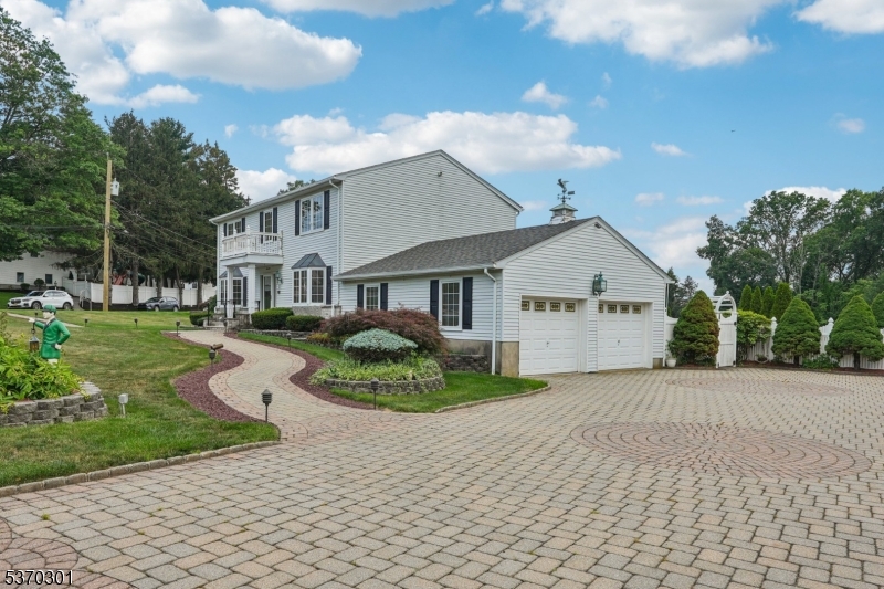17 Mayhew Dr