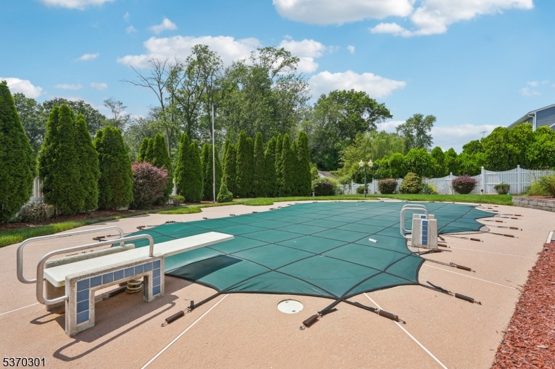 17 Mayhew Dr