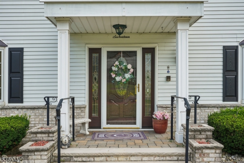17 Mayhew Dr