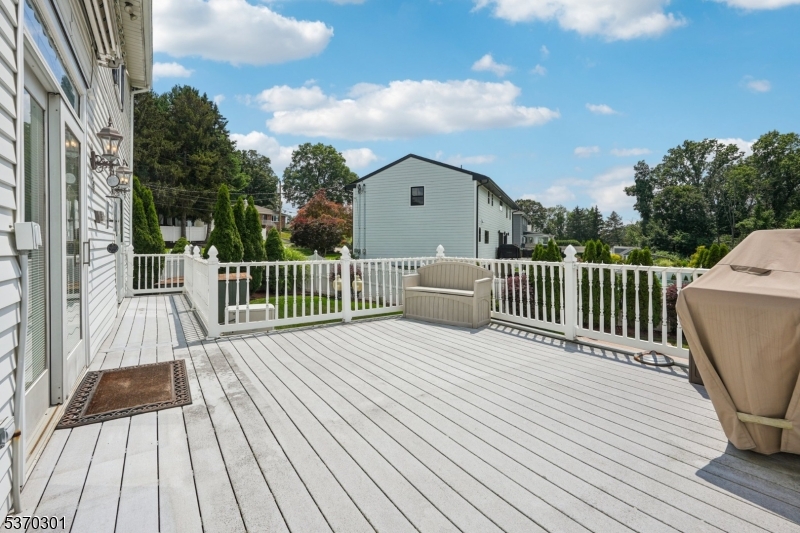 17 Mayhew Dr