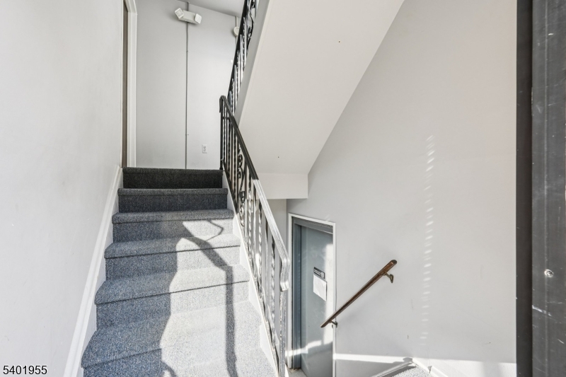 421 Bloomfield Ave C1