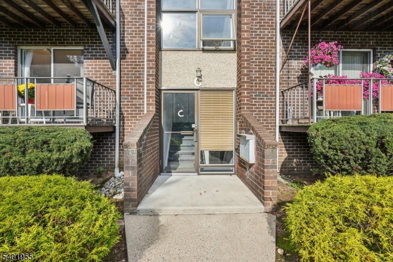 421 Bloomfield Ave C1