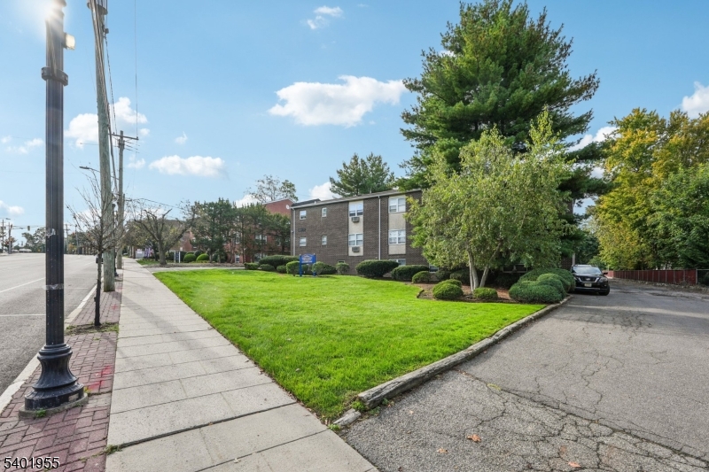 421 Bloomfield Ave C1