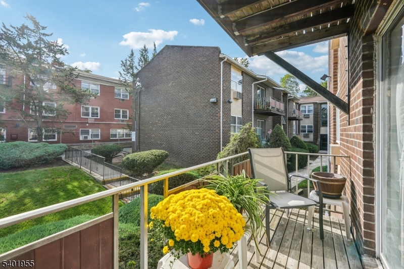 421 Bloomfield Ave C1