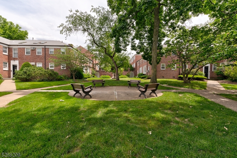 349 Bloomfield Ave, UNIT 60 60