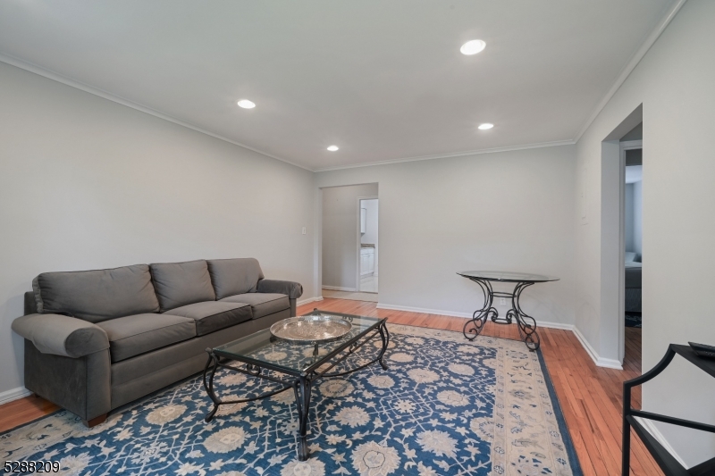 349 Bloomfield Ave, UNIT 60 60