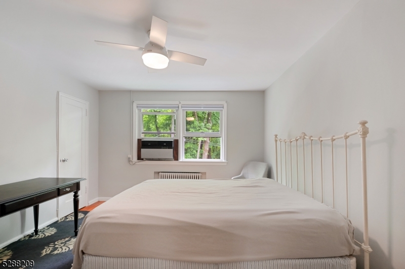 349 Bloomfield Ave, UNIT 60 60