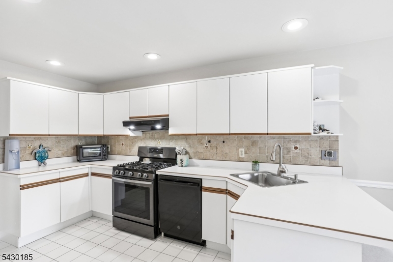 10 Fells Manor Rd