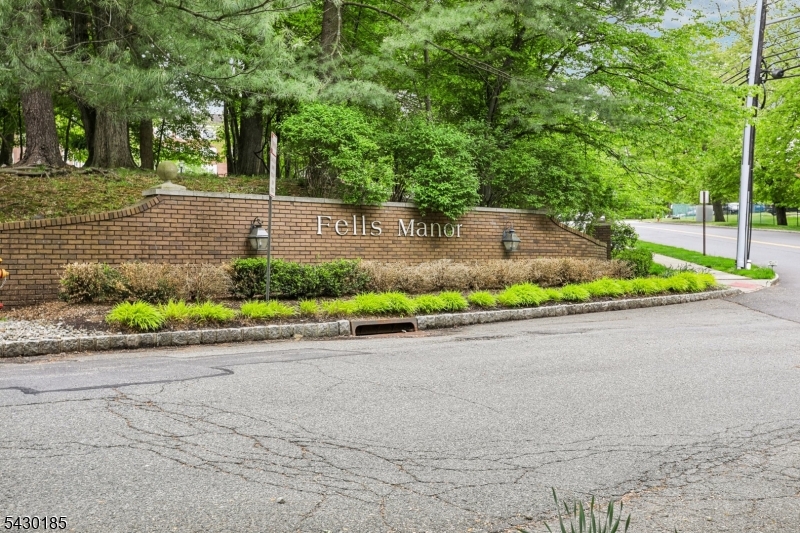 10 Fells Manor Rd