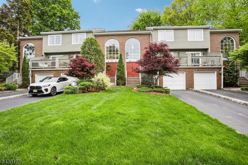 10 Fells Manor Rd