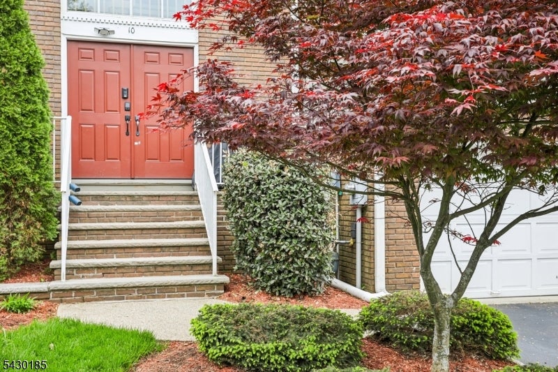 10 Fells Manor Rd