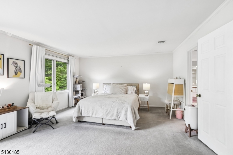 10 Fells Manor Rd