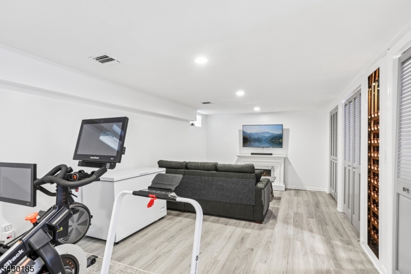 10 Fells Manor Rd