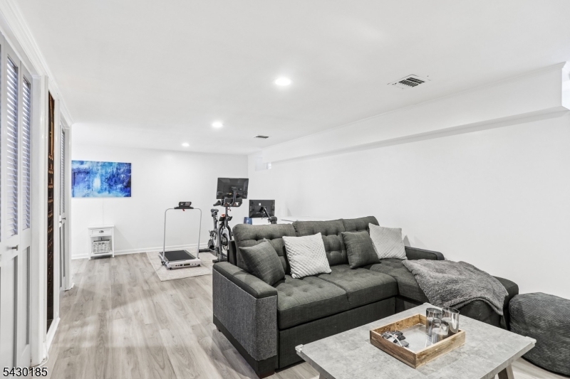 10 Fells Manor Rd