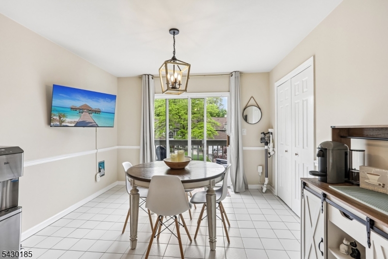 10 Fells Manor Rd