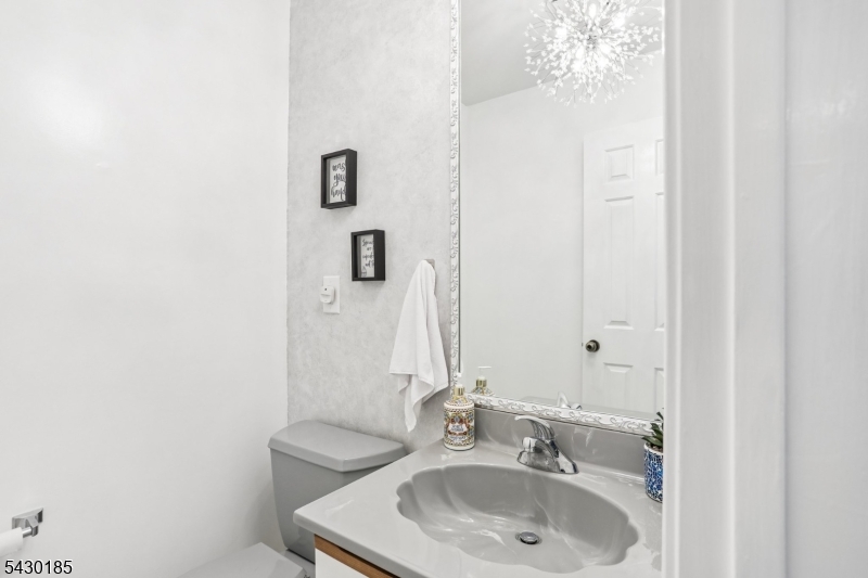 10 Fells Manor Rd