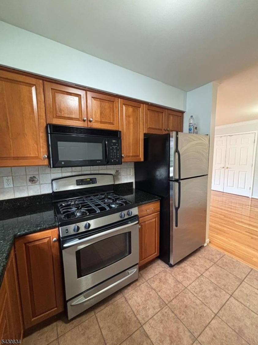 179 Roseland Ave 1