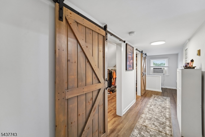 13 Crane Ter