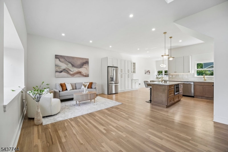 63 Westland Rd