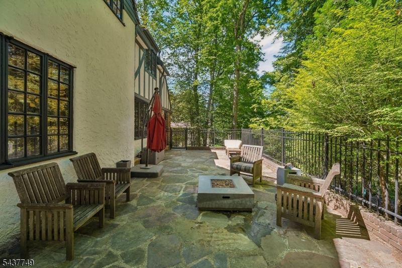 46 Stocker Rd