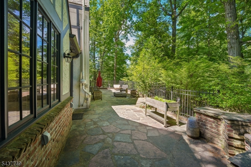 46 Stocker Rd