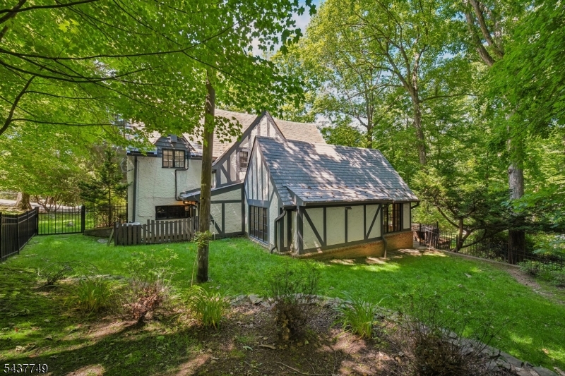 46 Stocker Rd