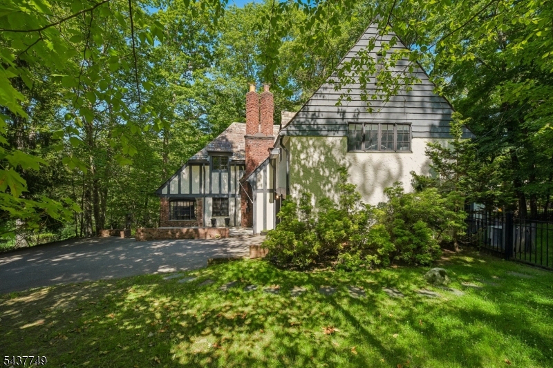 46 Stocker Rd