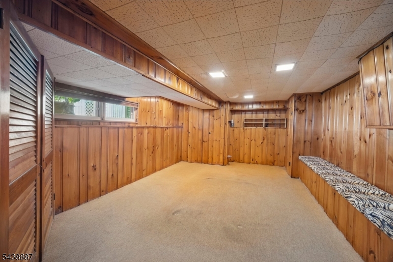 18 Arlington Dr