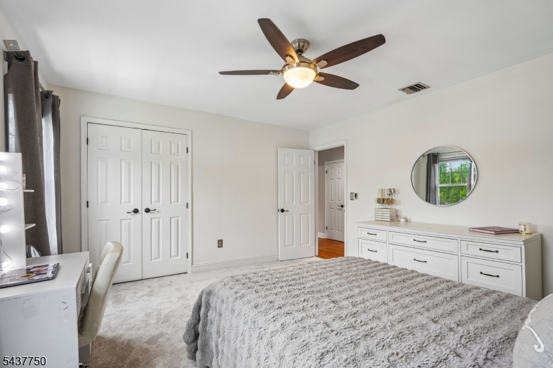 1 York Pl