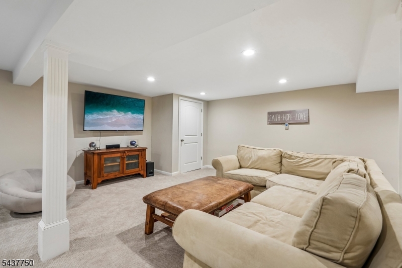 1 York Pl