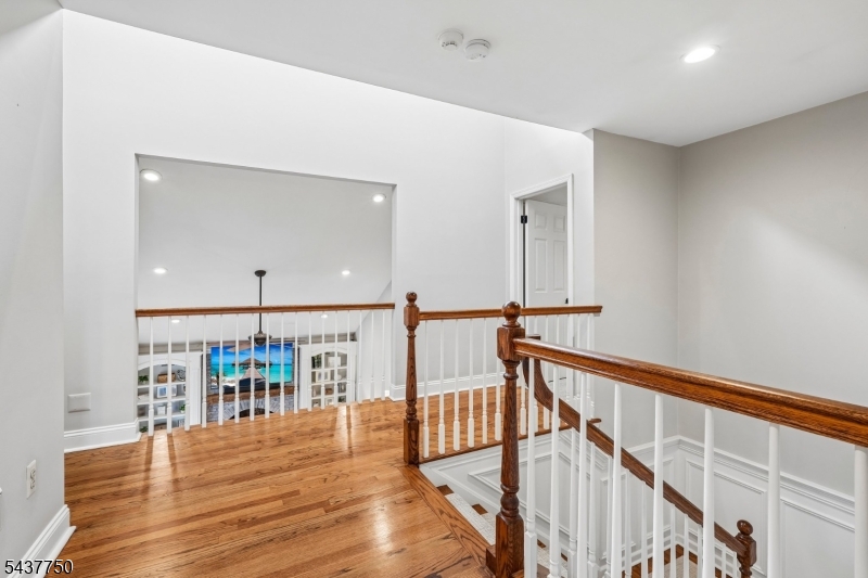 1 York Pl