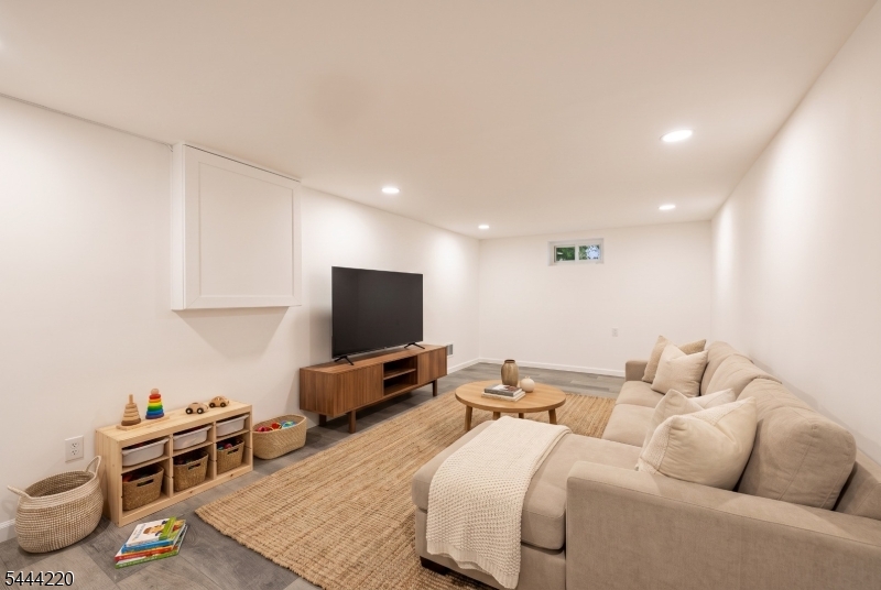 54 Mountainview Dr