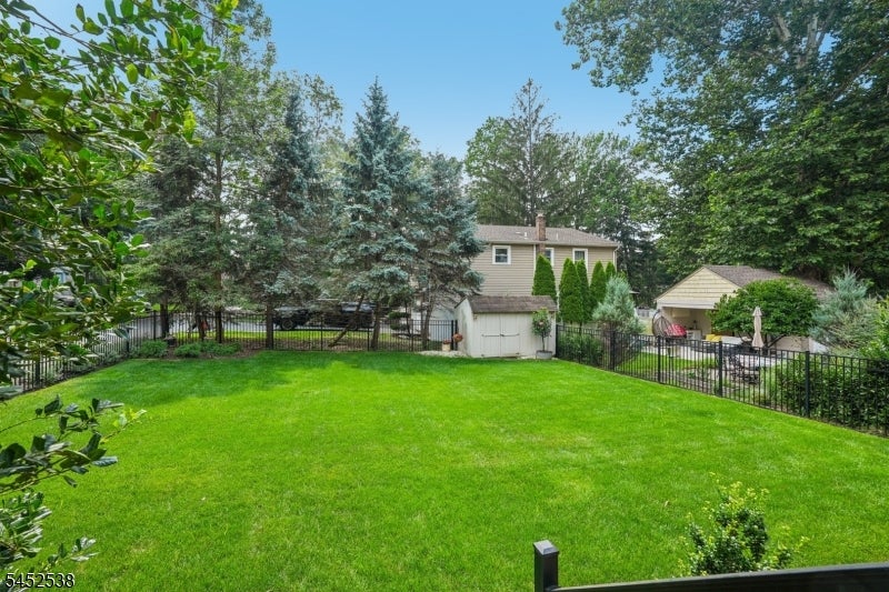 69 Newman Ave