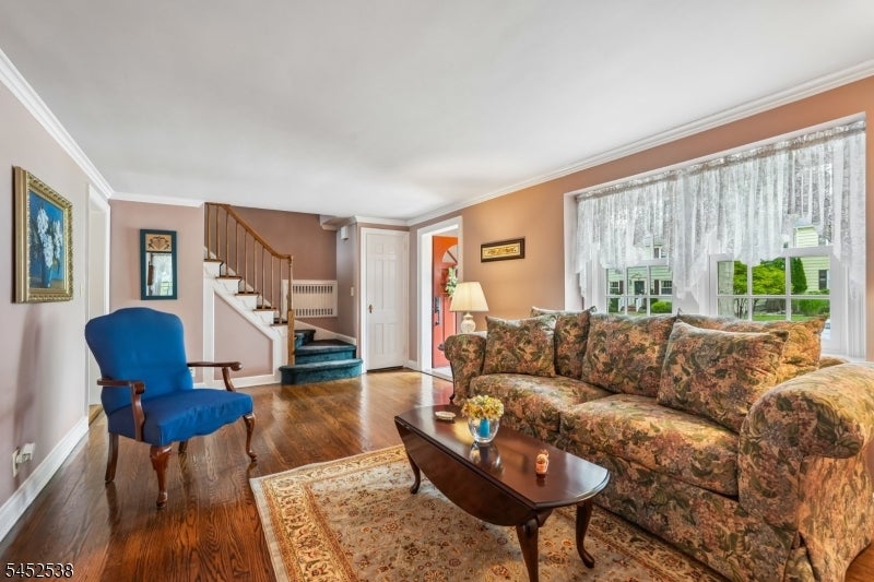 69 Newman Ave