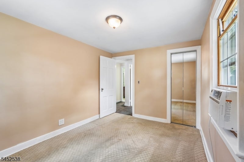 69 Newman Ave