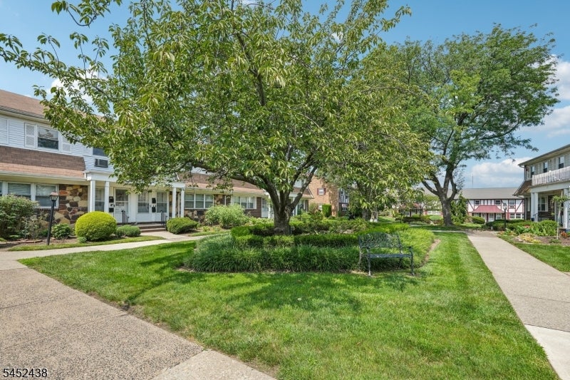 25 River Rd 3 B