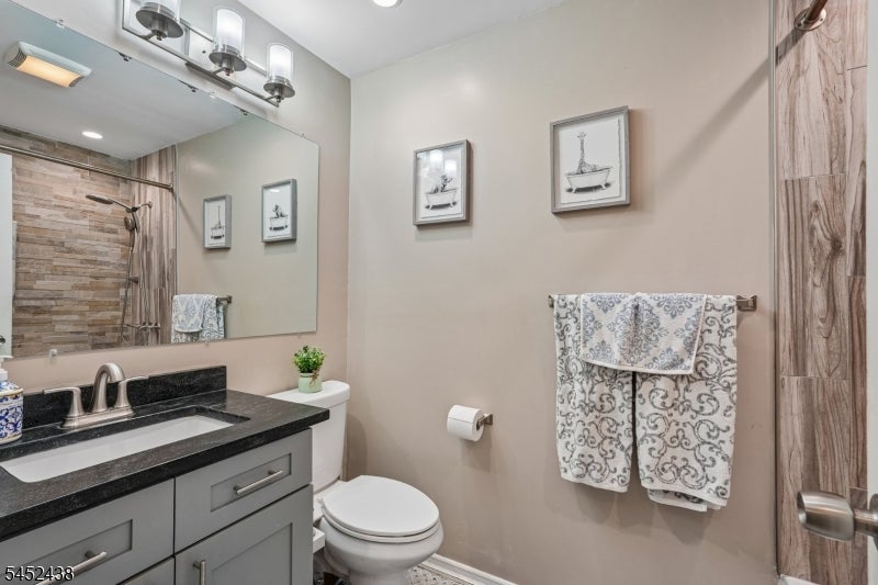 25 River Rd 3 B