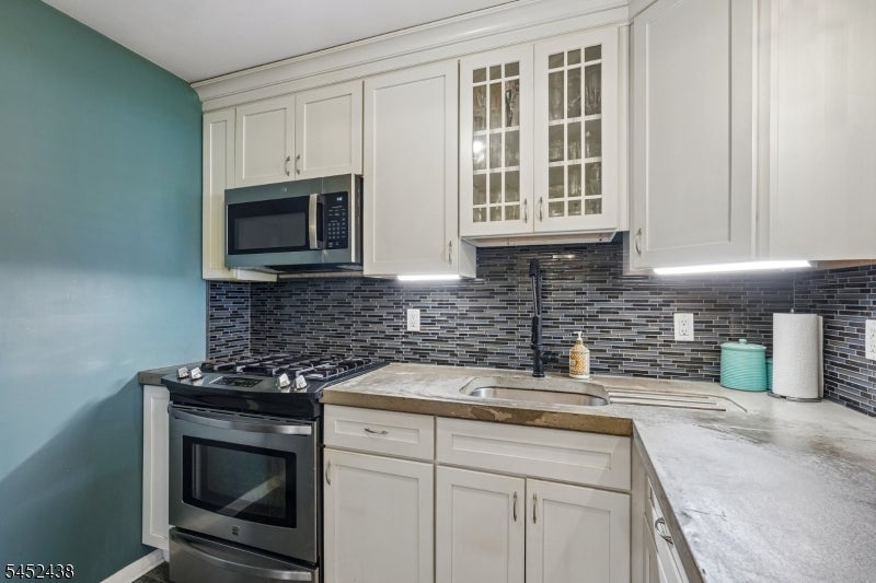 25 River Rd 3 B