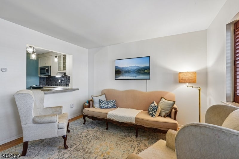 25 River Rd 3 B
