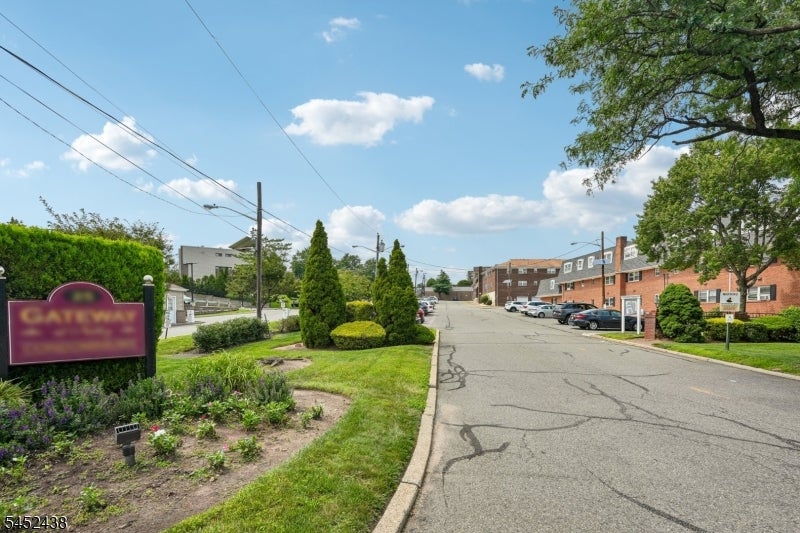 25 River Rd 3 B
