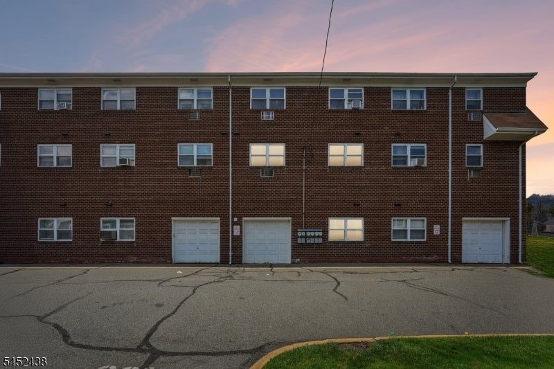 25 River Rd 3 B