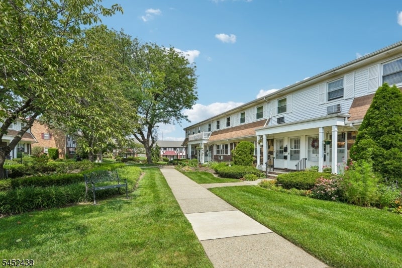 25 River Rd 3 B