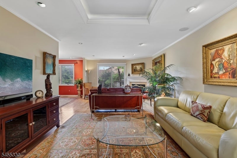 7 Dorset Cir