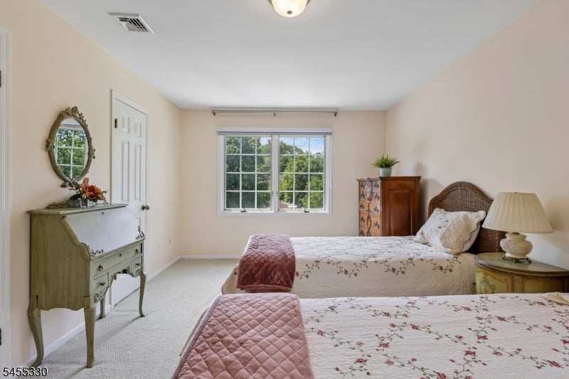 7 Dorset Cir