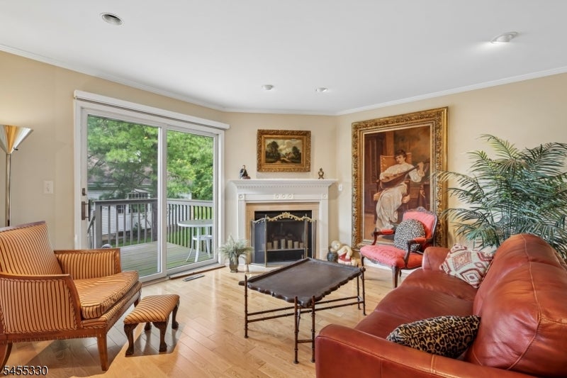 7 Dorset Cir
