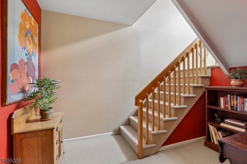 7 Dorset Cir