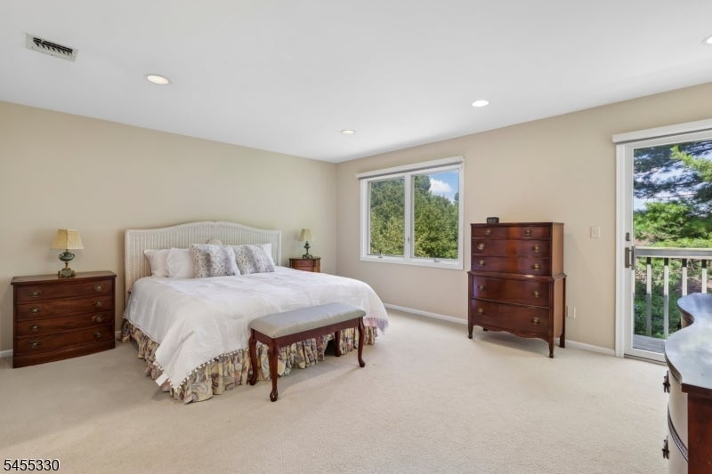 7 Dorset Cir