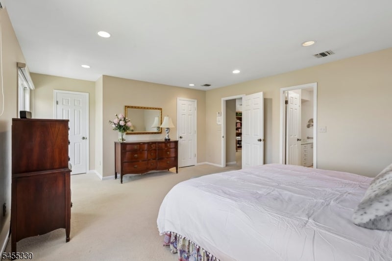 7 Dorset Cir