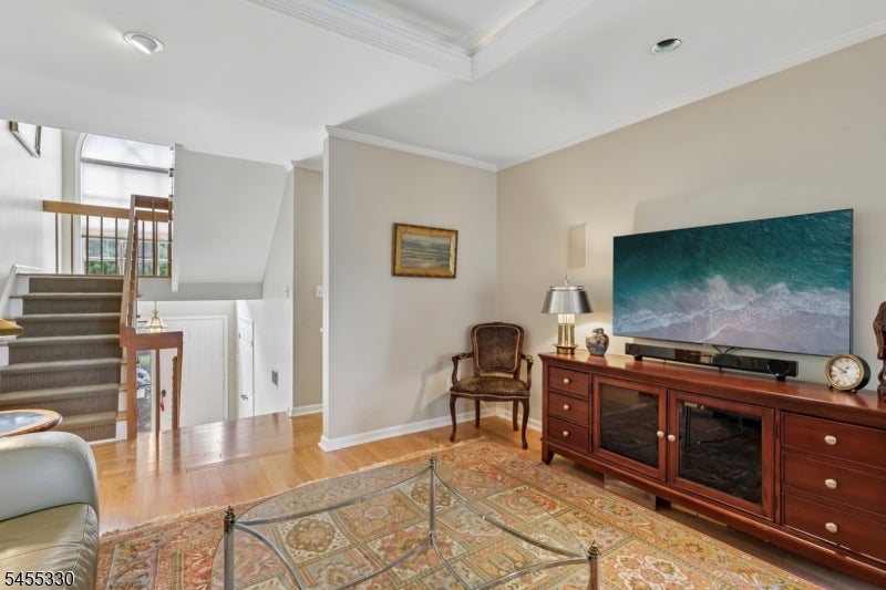 7 Dorset Cir